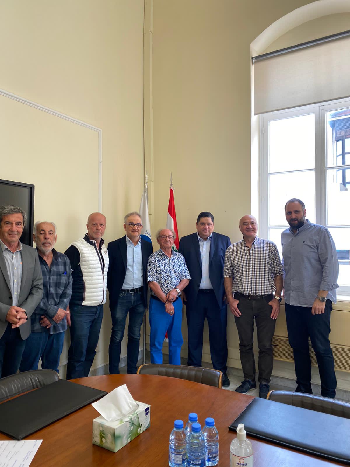 بعثة فرنسية تتفق و4 بلديات على مشاريع أنمائية أنسانية