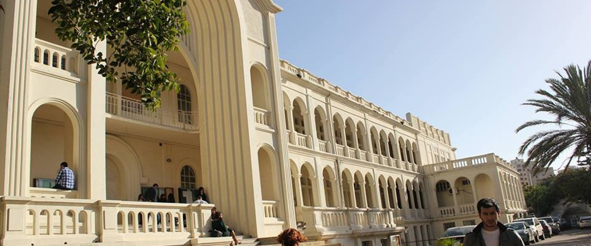 د. برنارد غصوب لطلاب كلية الفنون : حريصون على الكفاءة العالية